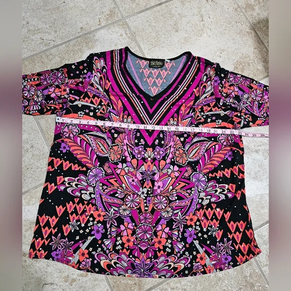 Bob Mackie Wearable Art Women’s 1X V-Neck Top Multicolor Abstract Floral Print - Picture 6 of 7